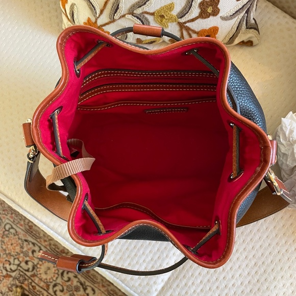 Gorgeous DOONEY AND BOURKE Pebbled Grain Aimee Bag - Picture 5 of 10